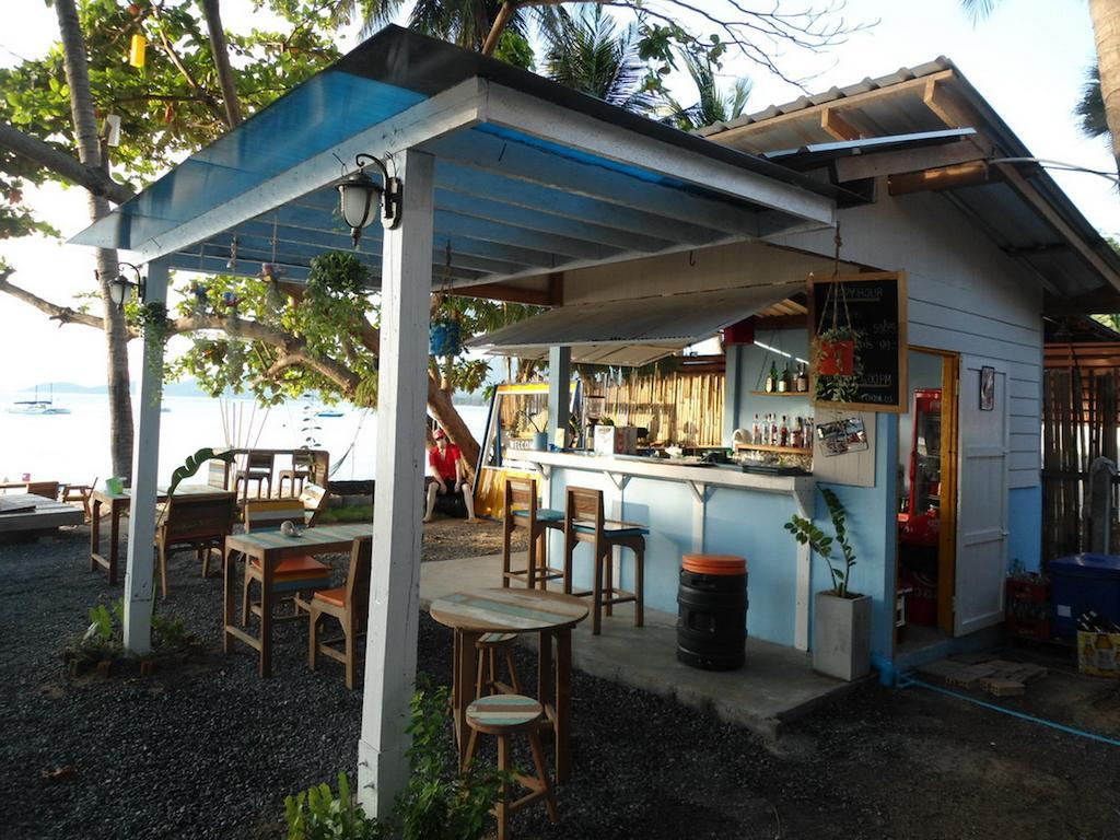 Think & Retro Cafe Lipa Noi Samui Hostel Ngoại thất bức ảnh