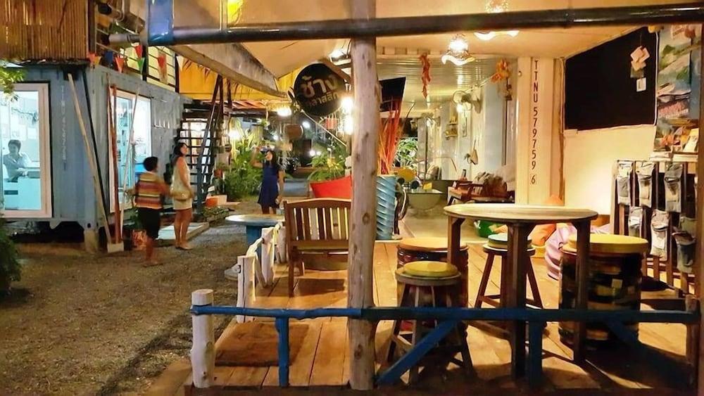 Think & Retro Cafe Lipa Noi Samui Hostel Ngoại thất bức ảnh