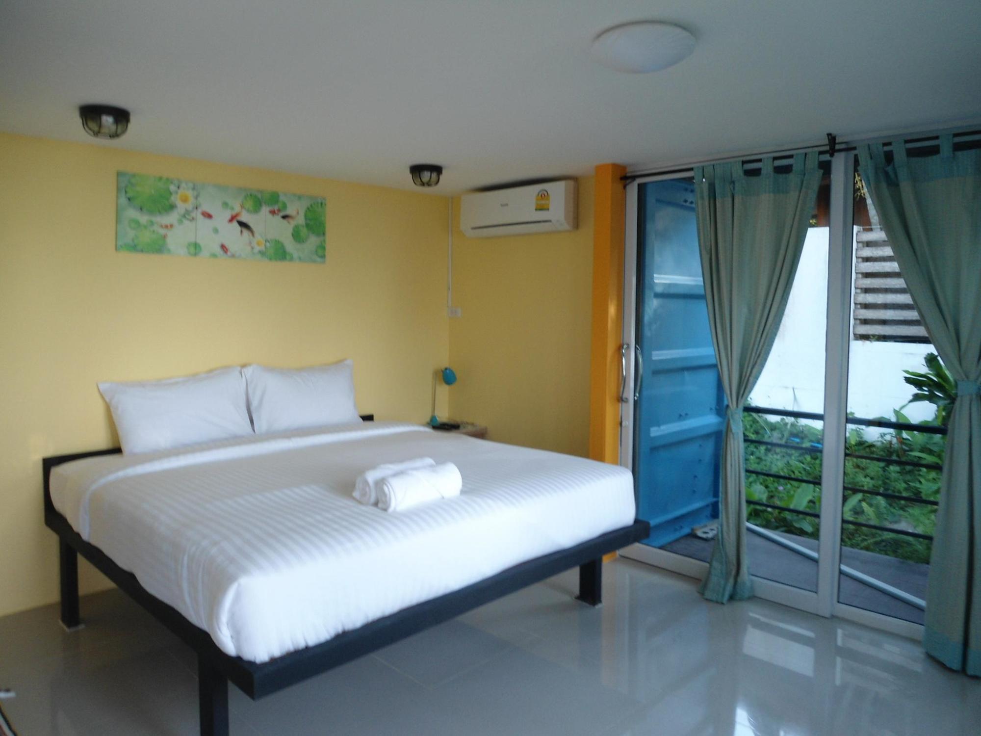Think & Retro Cafe Lipa Noi Samui Hostel Ngoại thất bức ảnh