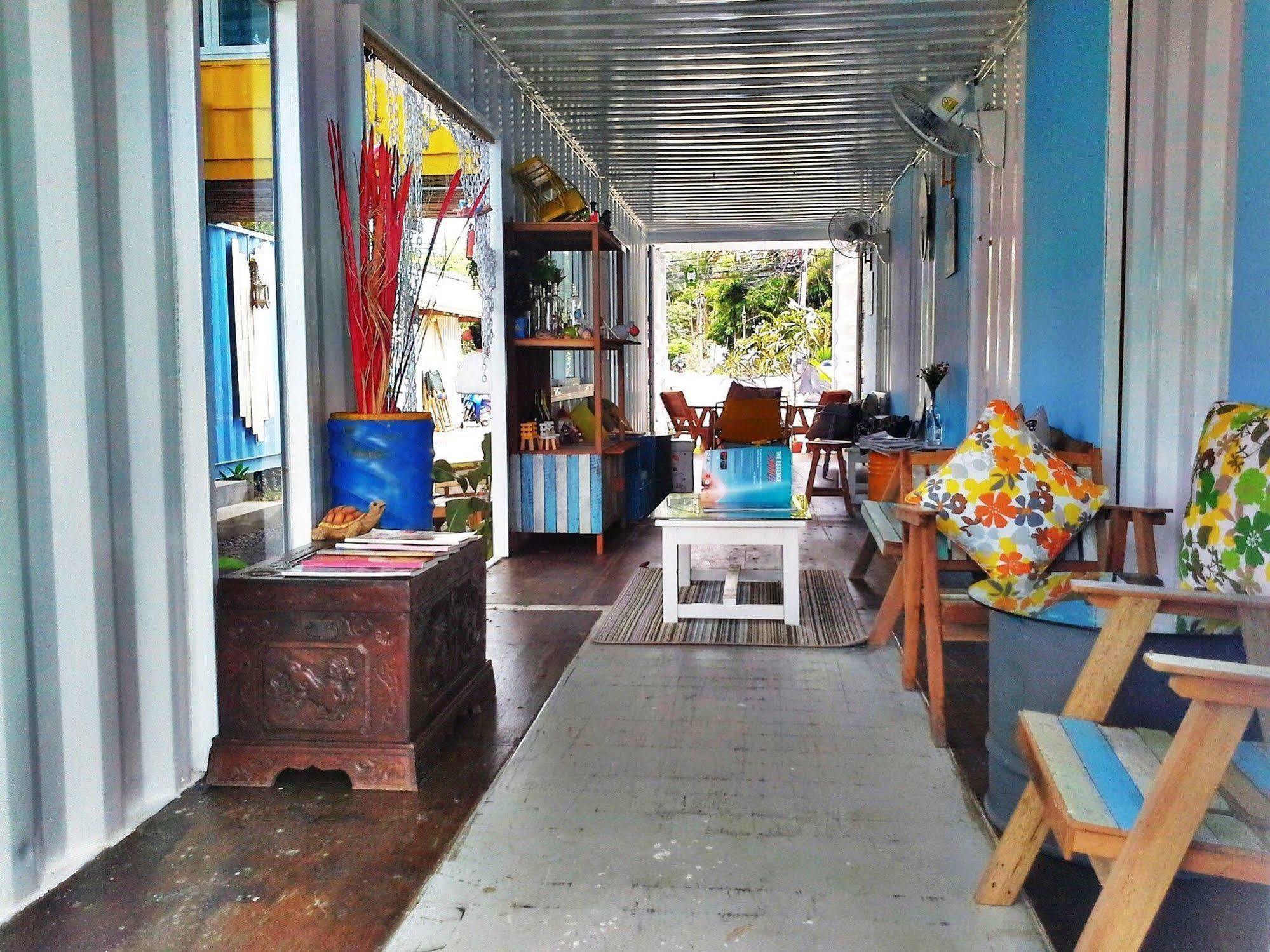 Think & Retro Cafe Lipa Noi Samui Hostel Ngoại thất bức ảnh